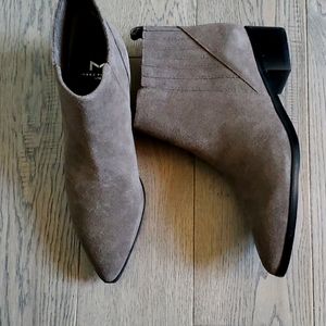 Marc Fisher 6.5 ankle booties